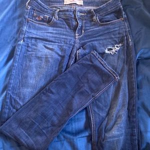 Ripped low rise Hollister jeans